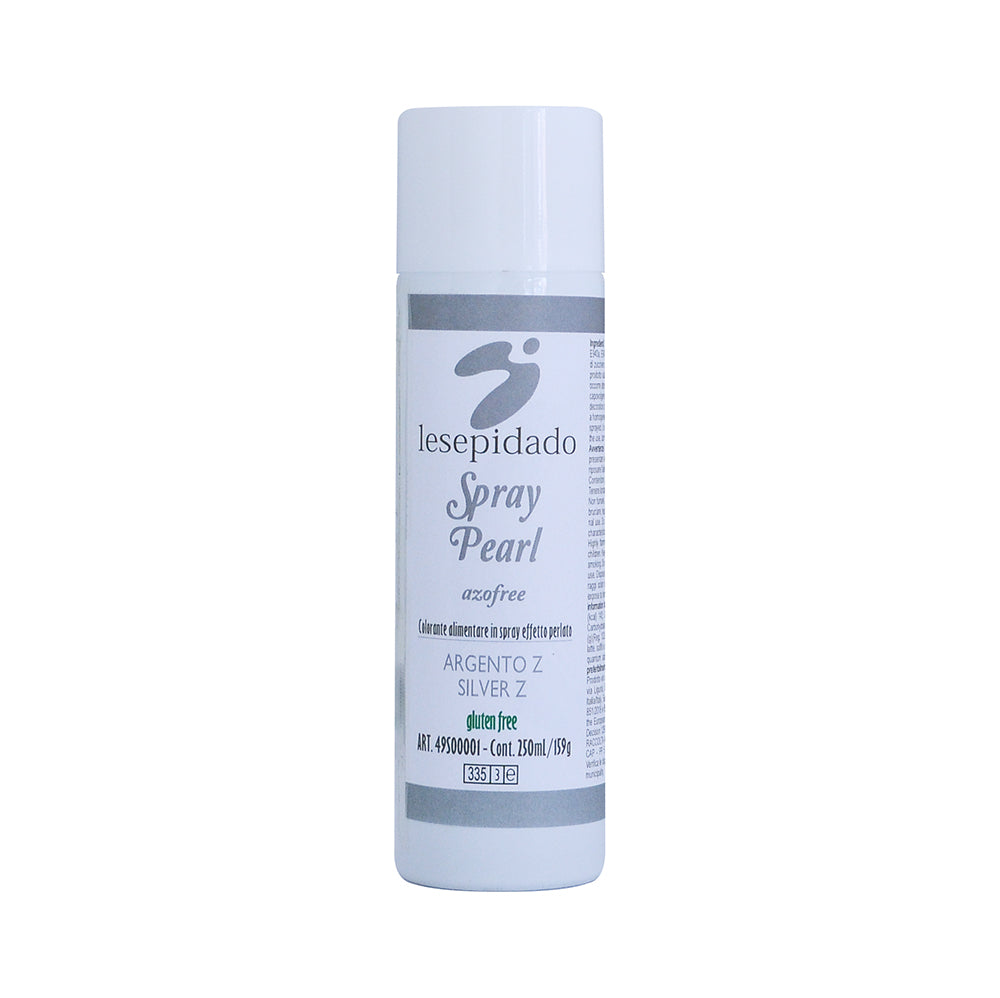 Bomboletta spray bianca con etichetta con scritta grigia Spray pearl argento su fondo neutro, codice prodotto e contenuto di 250ml